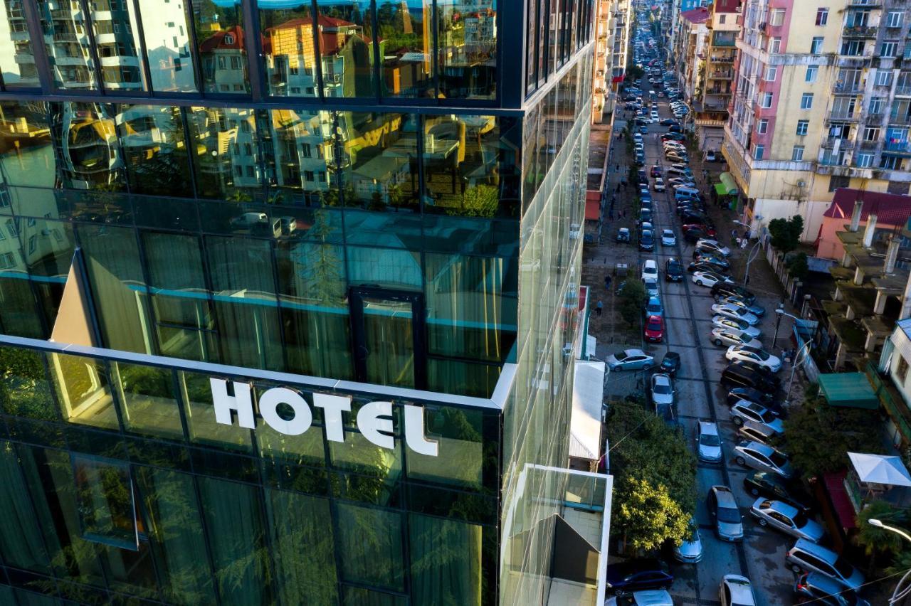Hotel Green Glass バトゥーミ エクステリア 写真