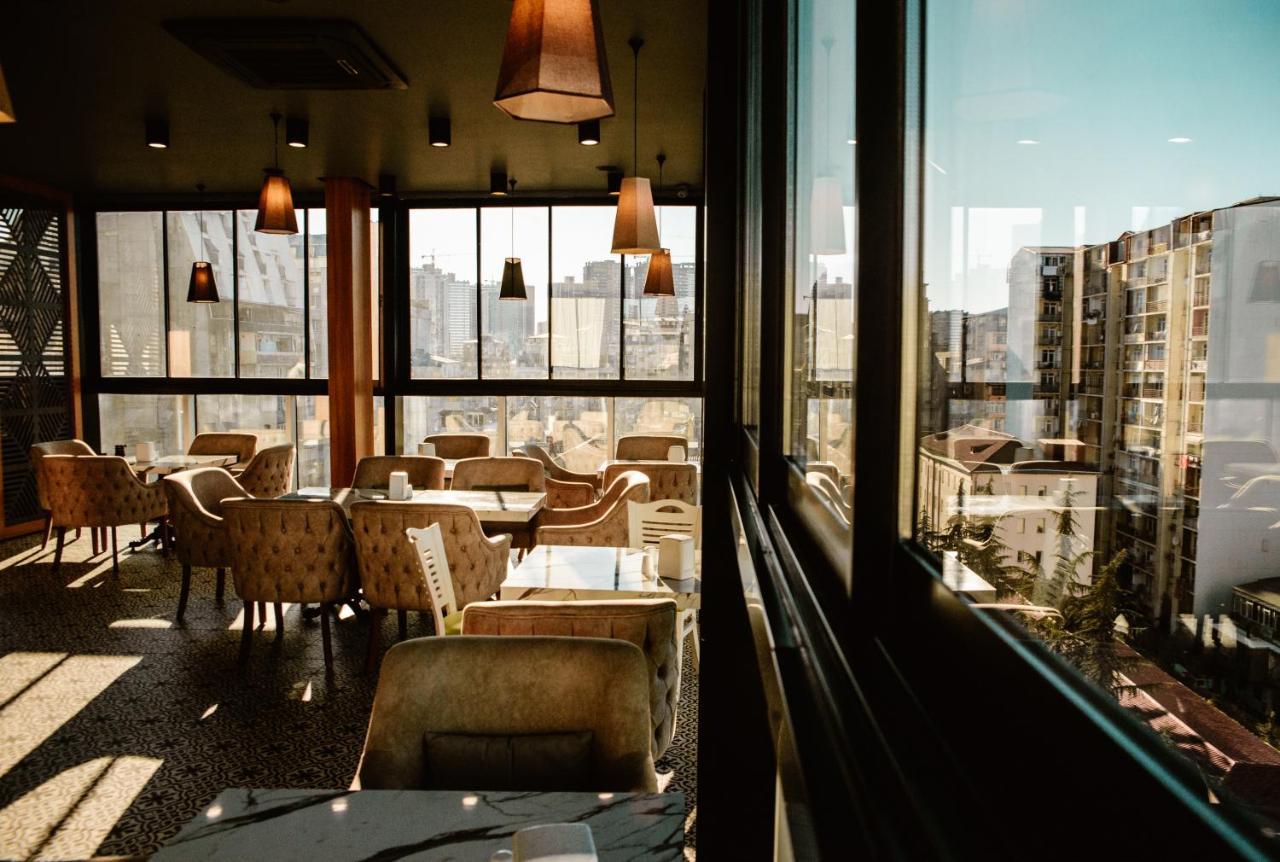 Hotel Green Glass バトゥーミ エクステリア 写真