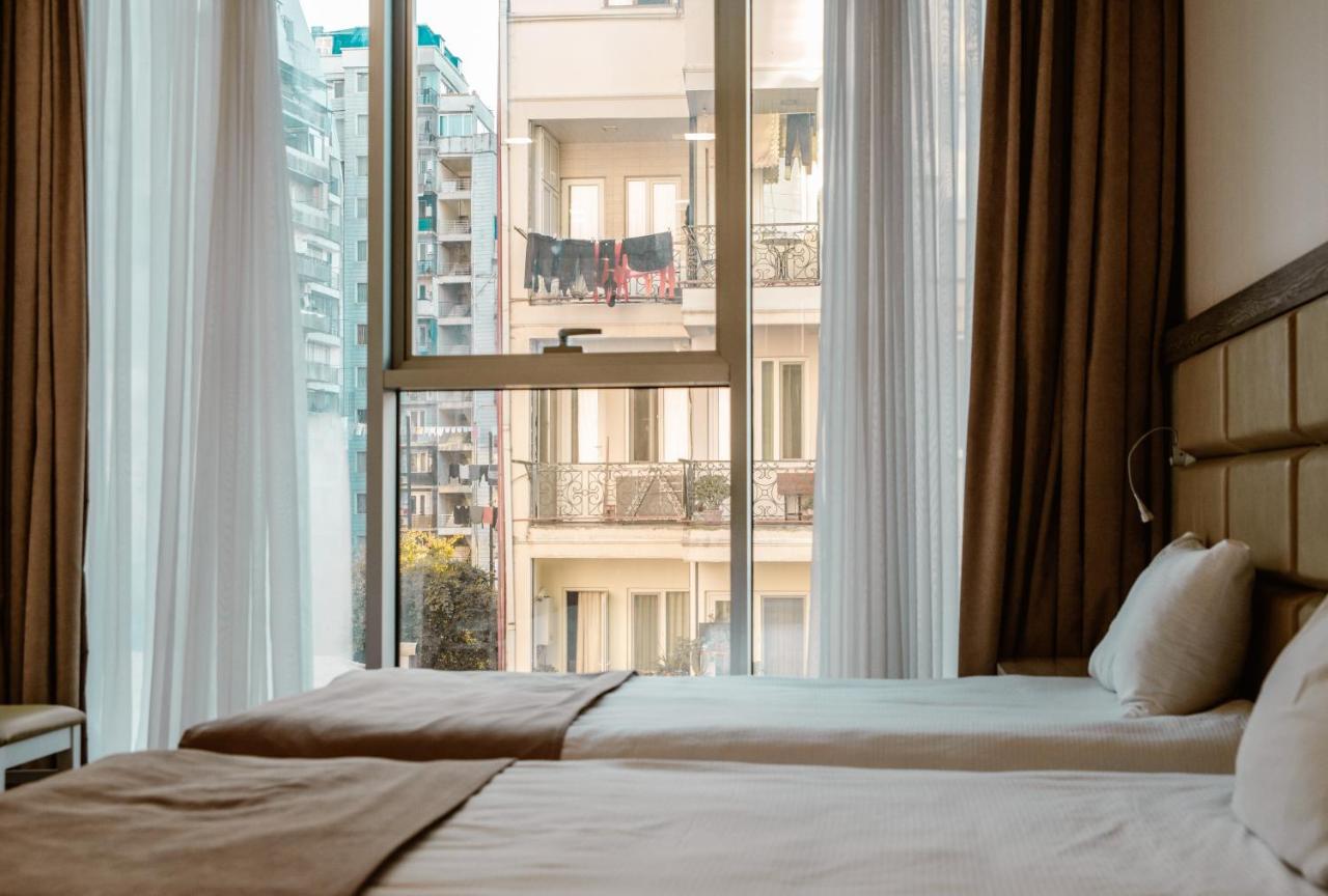 Hotel Green Glass バトゥーミ エクステリア 写真
