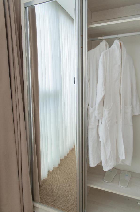 Hotel Green Glass バトゥーミ エクステリア 写真