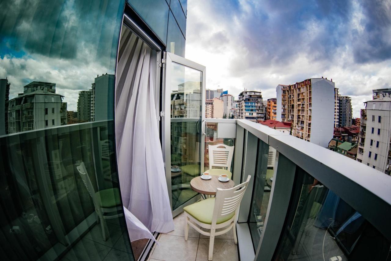 Hotel Green Glass バトゥーミ エクステリア 写真